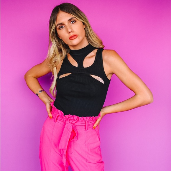 Cutout tank top - Picture 1 of 5